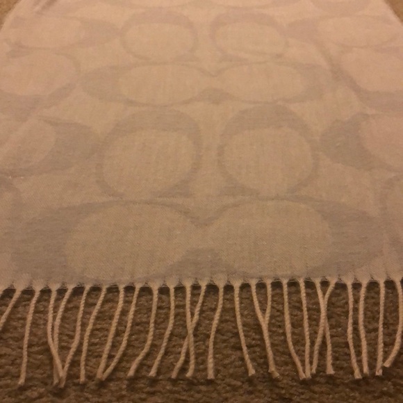 Coach Signature C Muffler Chalk Scarf ~ BNWT ~ - Picture 3 of 8